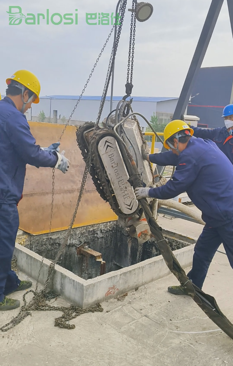 巴洛仕清淤作业机器人施工现场-nGUu.jpg