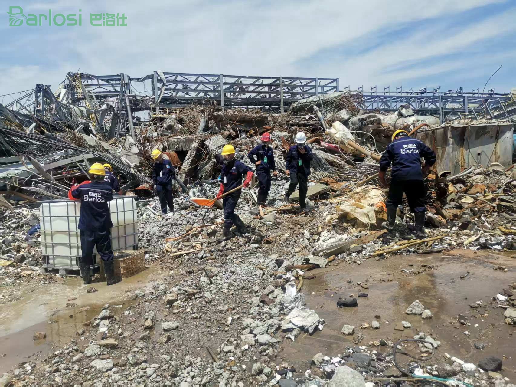 p5环境污染应急处置—爆炸事故专业处置现场-OsEg.jpg